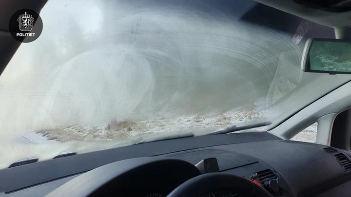 Ble stoppet med denne frontruten – mistet lappen