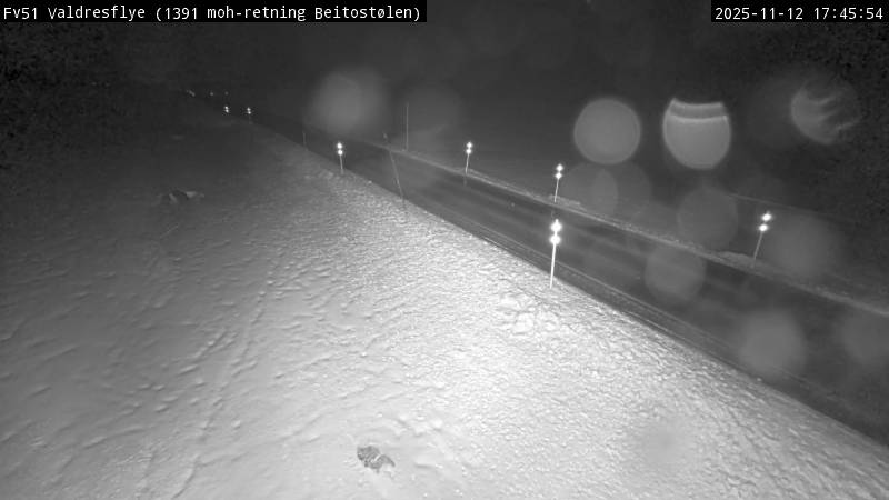 Fylkesvei 51 Valdresflye. Retning Beitostølen. Webkamera: Statens vegvesen