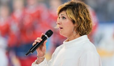 Sissel Kyrkjebø synger nasjonalsangen foran Norges skjebnekamp i VM-jakten