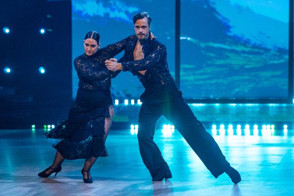 Viggo Venn og Rikke Lund opptrer under generalprøven til program 8 av Skal vi danse 2025.
Foto: Thomas Andersen / TV 2