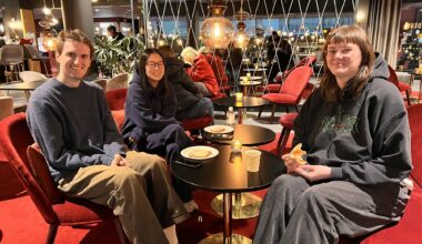 Her har de vært hele natta: – Tror jeg er den eneste som ikke har sovna - Avisa Oslo