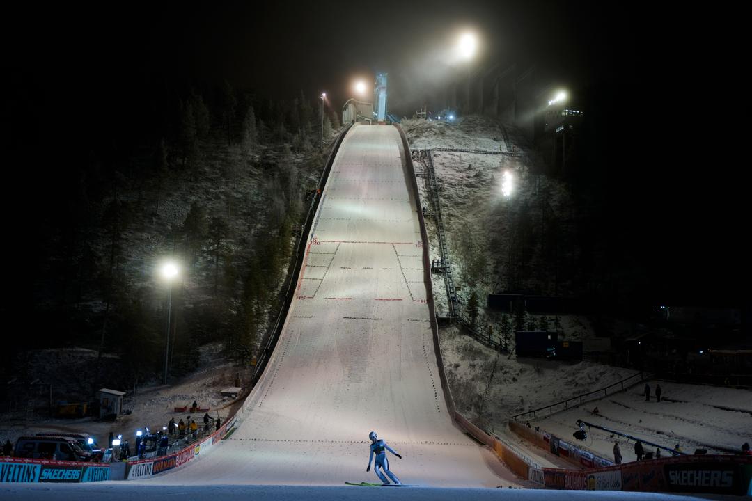 Kombinerttrøbbel i Finland – stoppet av sterk vind