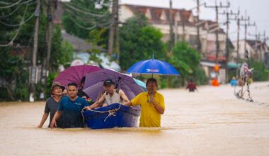 Flom i Thailand har krevd 33 liv