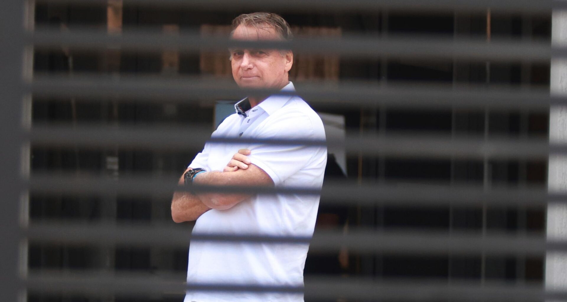 Brasils tidligere president, som er dømt til over 27 års fengsel for kuppforsøk, er pågrepet av politiet.