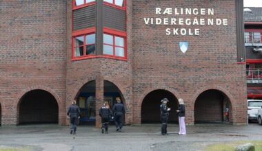 To elever varetektsfengslet etter vold på Rælingen VGS