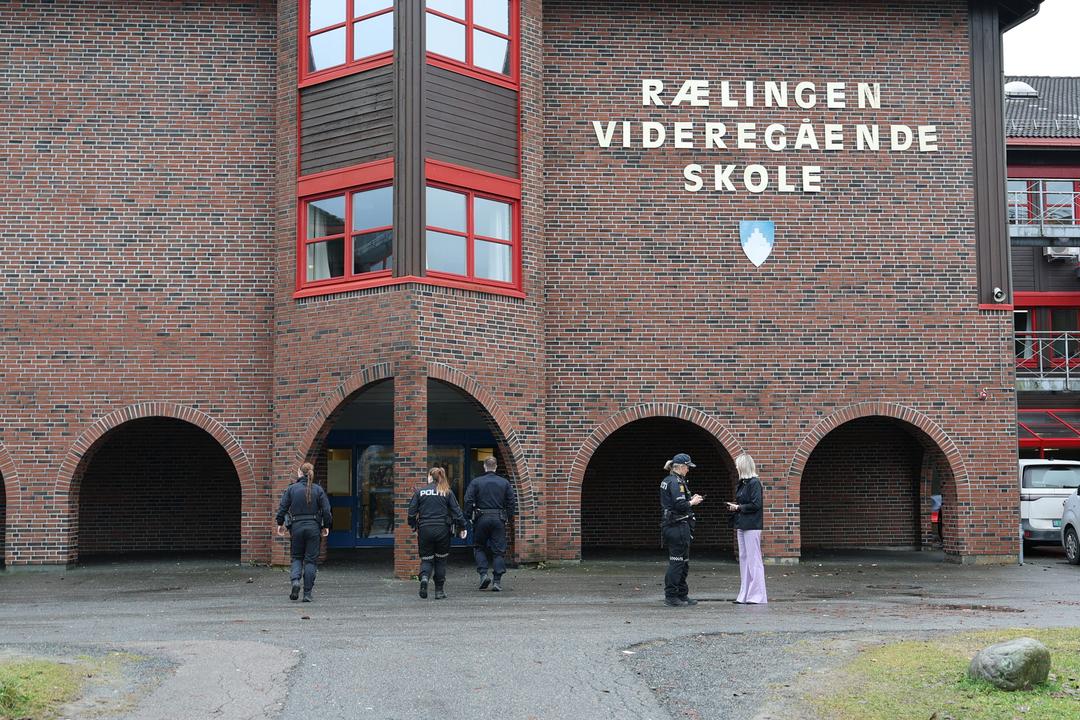 To elever varetektsfengslet etter vold på Rælingen VGS