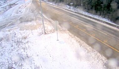 Det er glatte kjøreforhold på Romerike dette morgenen.