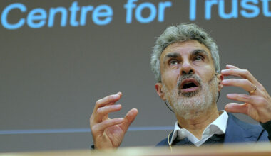 – Me kan ikkje tapa kontrollen over kunstig intelligens