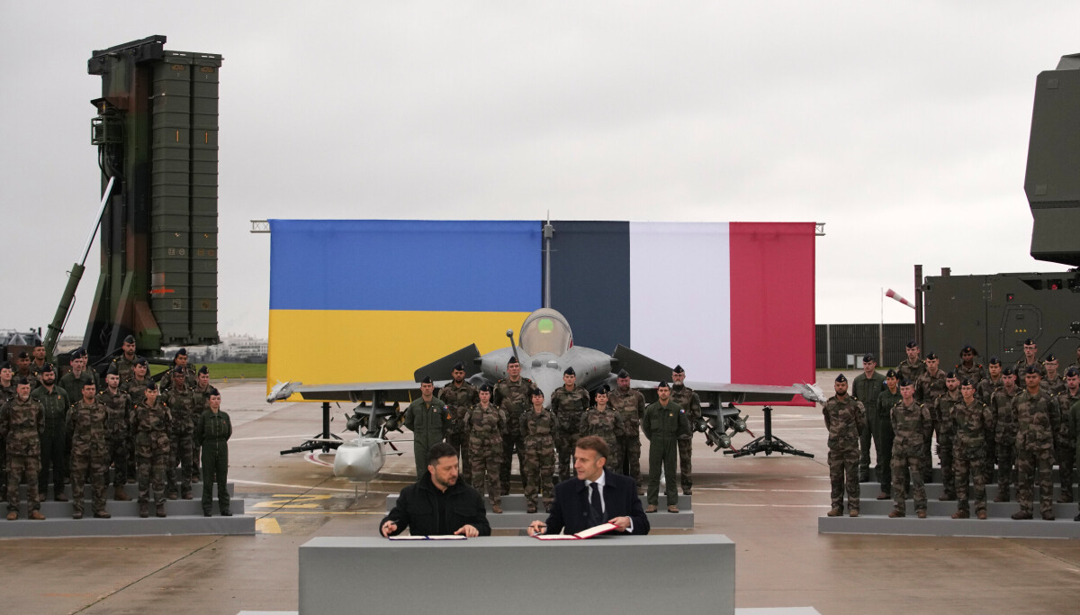 Ukraina skal kjøpe opptil 100 franske Rafale-jagerfly