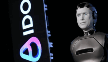 Russlands første humanoide robot med kunstig intelligens faller sammen sekunder etter avdukingen -