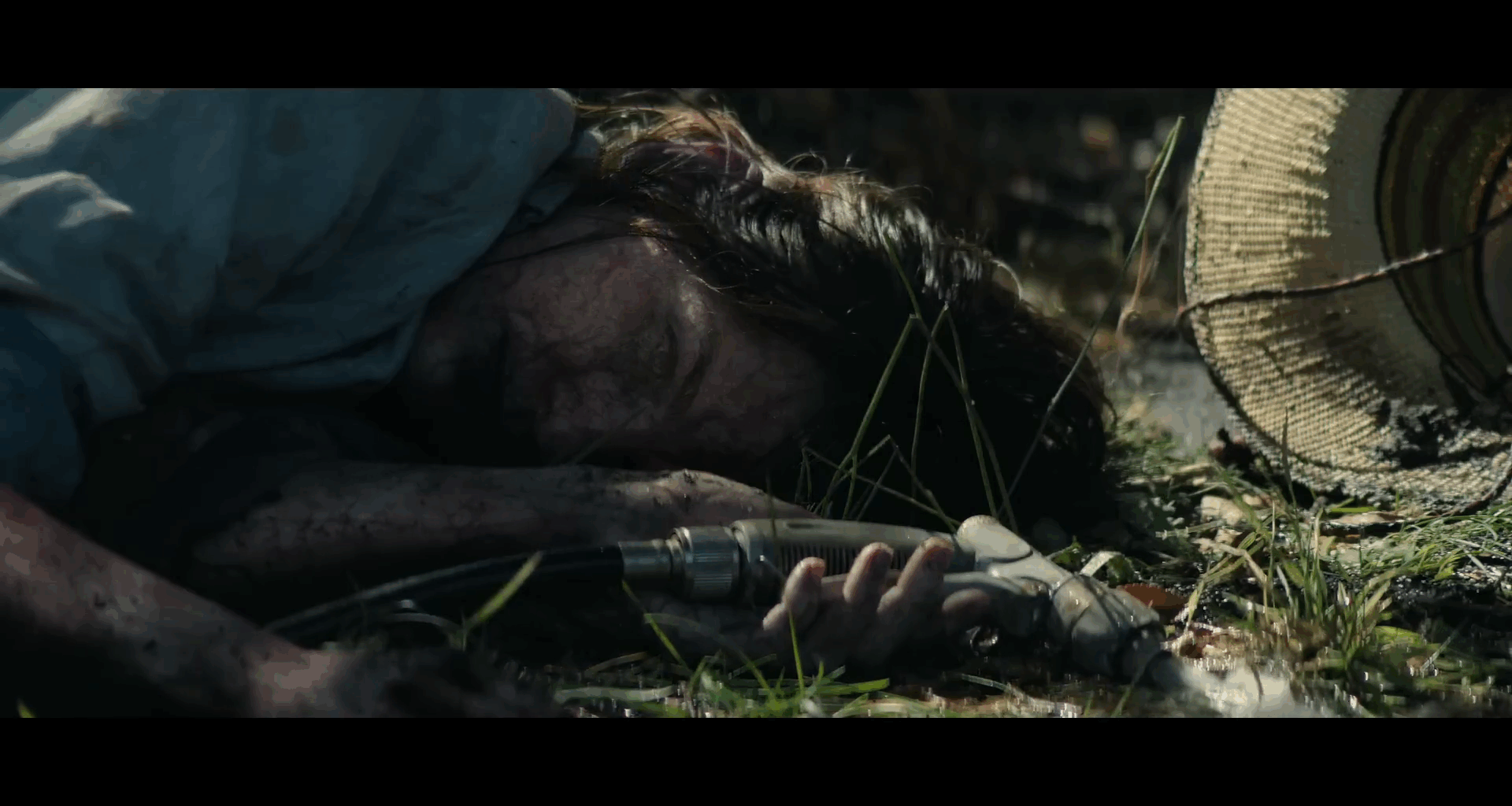 Daisy Ridley bytter ut stormtropper med zombier i We Bury the Dead trailer