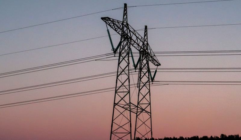 Strømprisen gjør et kjempehopp i Midt-Norge tirsdag: - Nå må trønderne våkne