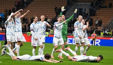 Statsministeren og kulturministeren møter fotballandslaget