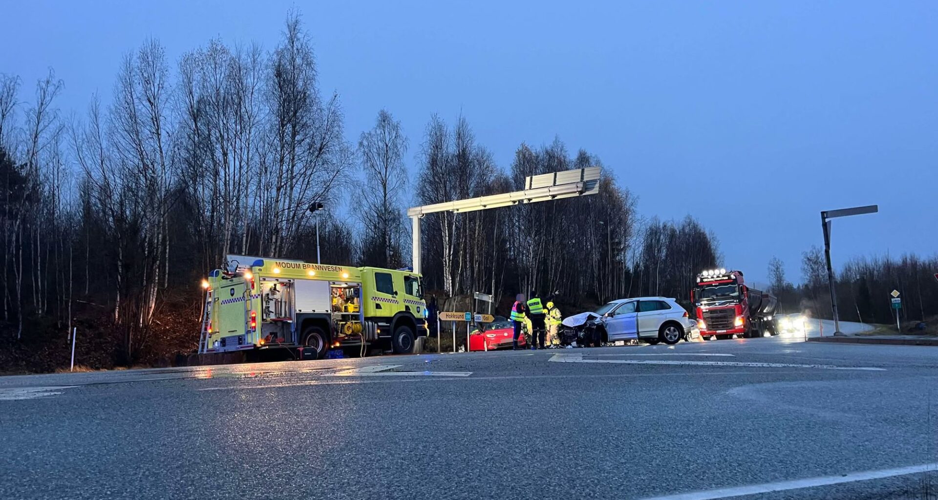 Vikersund, Nyhet | Person fastklemt etter ulykke