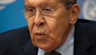 Russlands utenriksminister håper USA ikke eskalerer Ukraina-konflikten