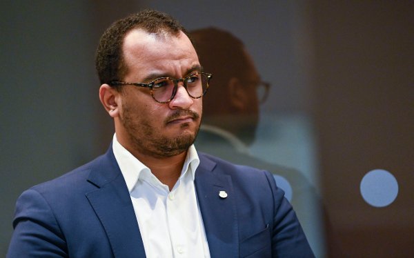 Oslo 20211202. Byråd for Kultur, Idrett og Frivillighet, Omar Samy Gamal (SV) under en pressekonferanse i Oslo Rådhus om håndteringen av koronasituasjonen i Oslo.Foto: Annika Byrde / NTB