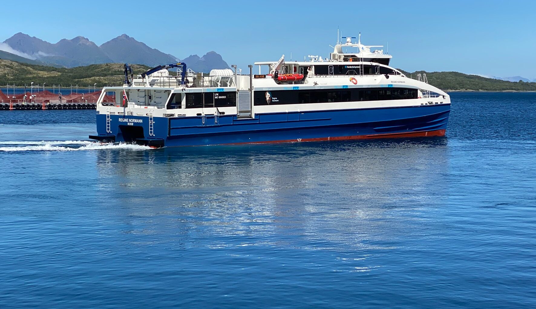 Samferdsel, Hurtigbåt | – Hurtigbåten over Vestfjorden skal gå alle dager