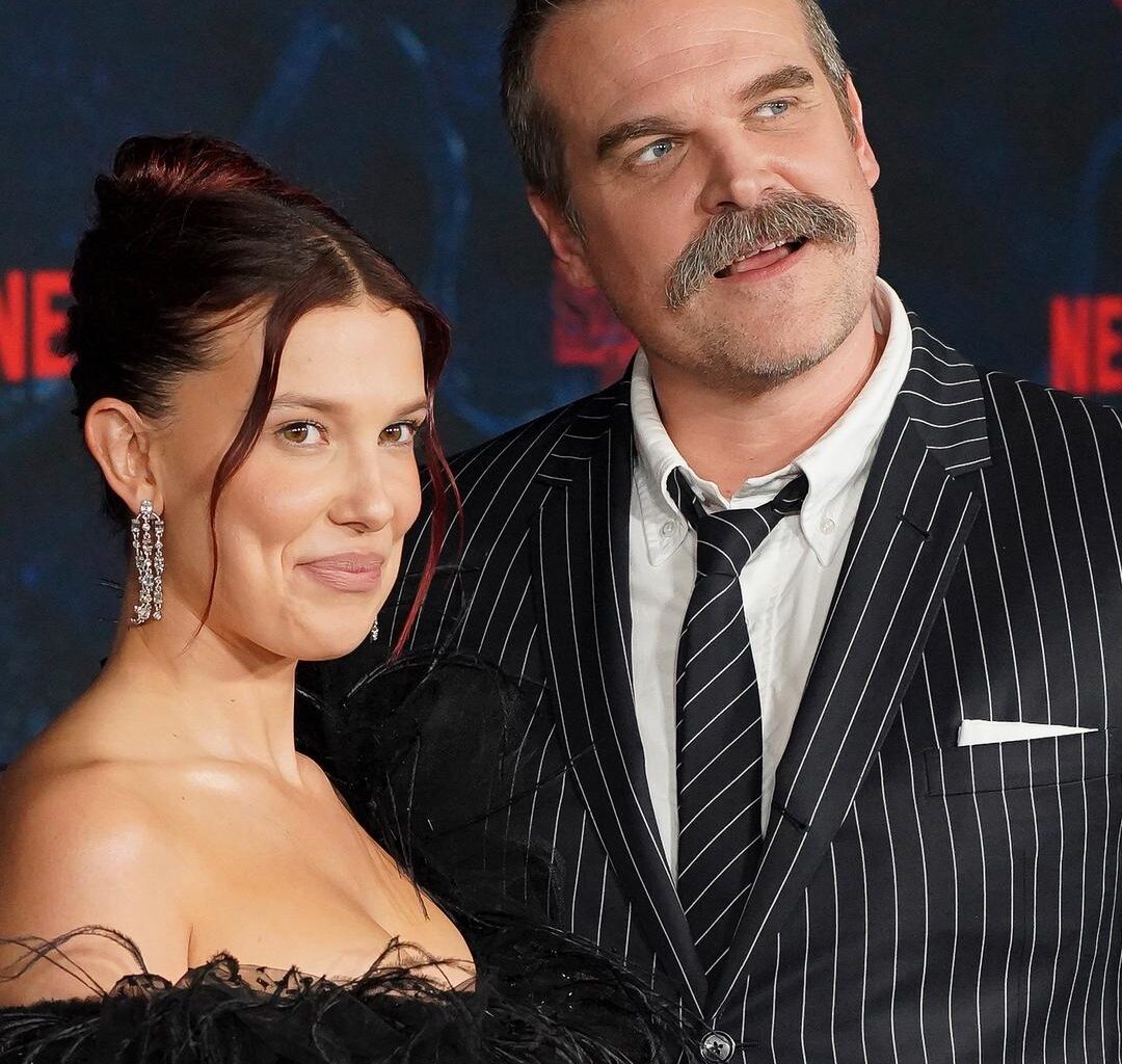 «Stranger Things»-stjernene kom hånd i hånd