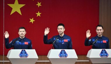 Kinesiske astronauter strandet i verdensrommet