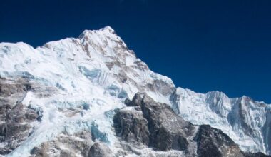 Syv klatrere døde i snøskred i Nepal