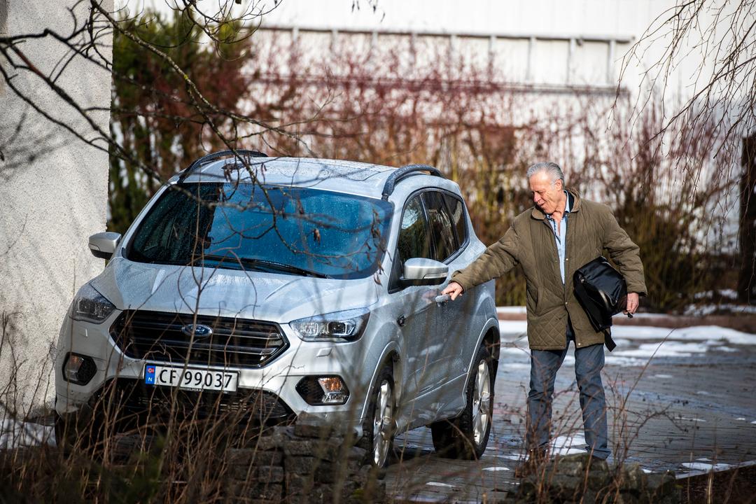 Tom Hagen bytter bistandsadvokat