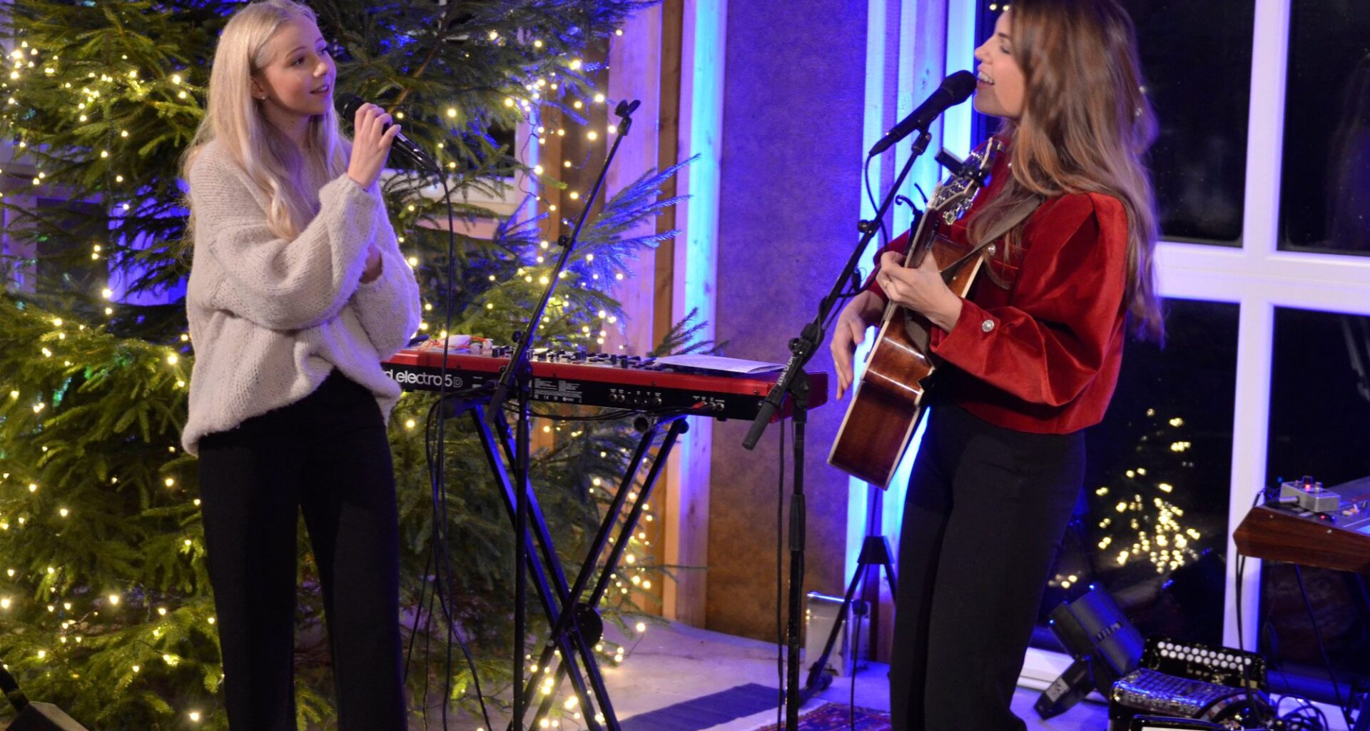 Kvinesdal, Julekonsert | Julemagi på låven: Skapte julestemning på Lindland Farm