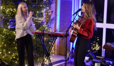 Kvinesdal, Julekonsert | Julemagi på låven: Skapte julestemning på Lindland Farm