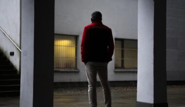 NRK beklager etter å ha publisert video av siktet 18-åring