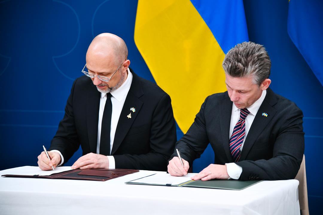 Sverige og Ukraina skal samarbeide om våpenutvikling i Ukraina