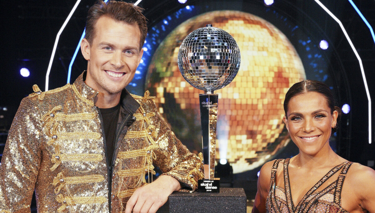 Aleksander Hetland hyller Jørgine Vasstrand