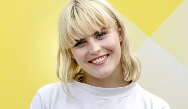 Hovedrolle og manusforfatter i dansk serie