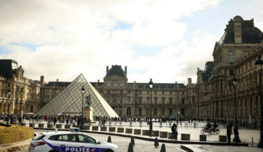 Louvre-tyveriet: Flere siktet