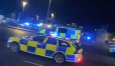 Flere personer knivstukket på tog