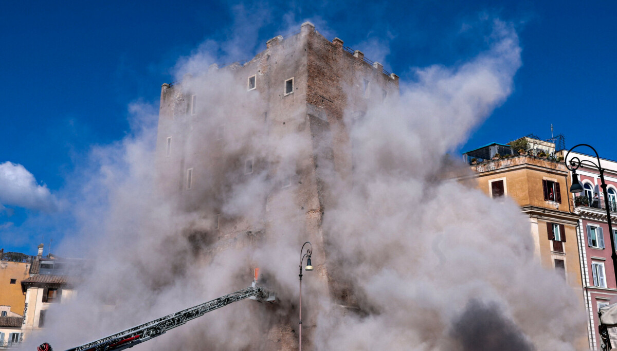 Deler av historisk bygning kollapset - Dagbladet