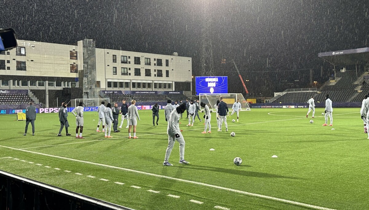 Seks år - sju sparket