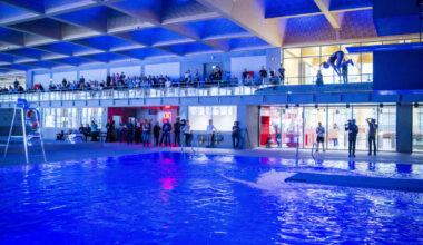 Kastet ut av bassenget: - Ikke lov!