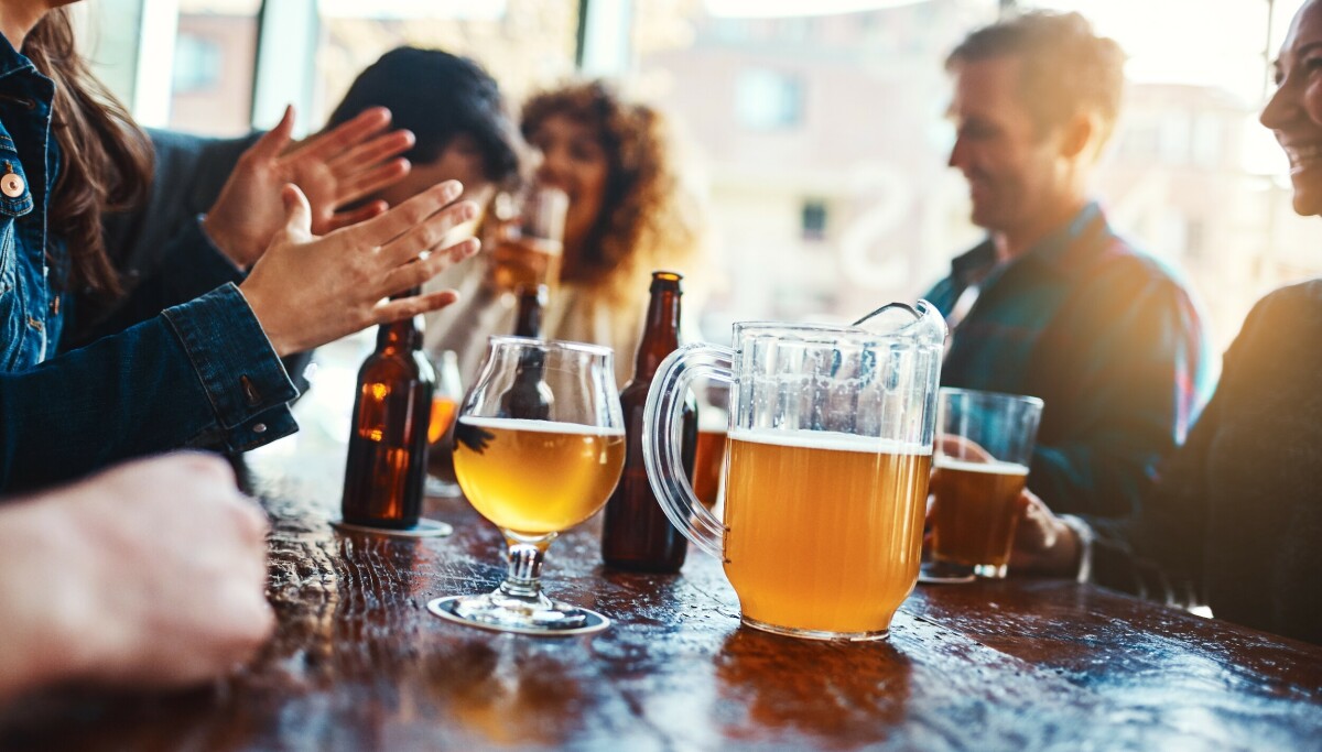 Hyppig alkoholinntak i ungdommen kan gi høyere lønn