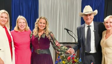 Bjøro Haaland feirer 35 år på Norsk Høstfest i USA med stående ovasjoner