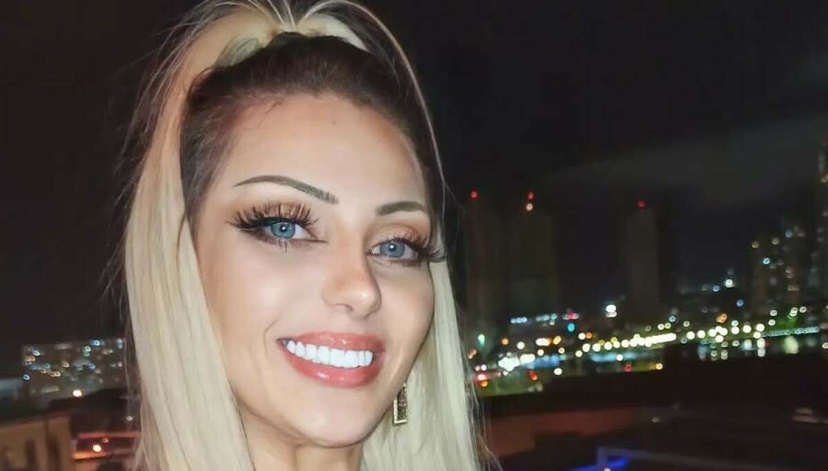 Kalt «levende barbie»: Er død