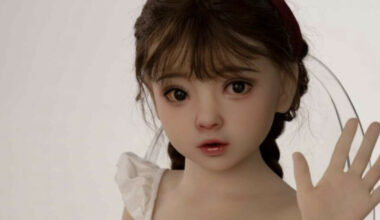 EU etterforsker salg av ulovlige sexdukker og våpen