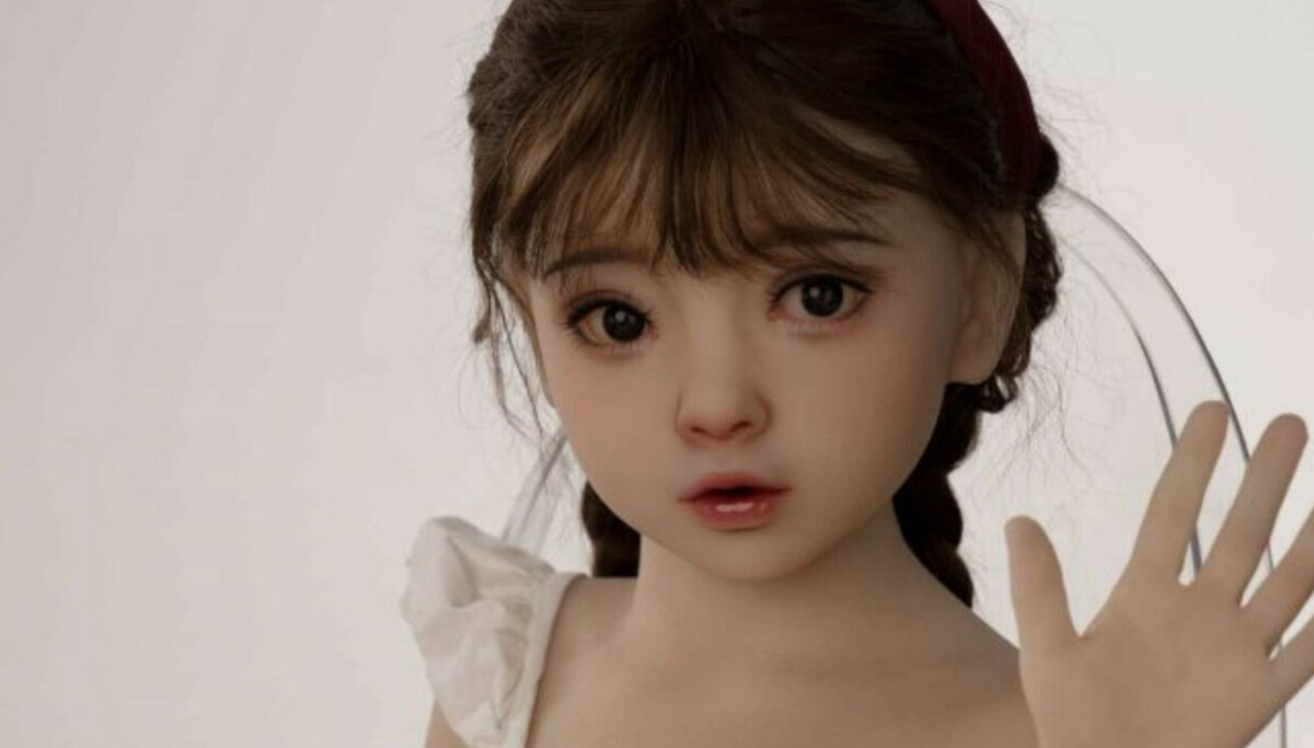 EU etterforsker salg av ulovlige sexdukker og våpen