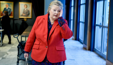 Ut mot Ap: - Skamløst avkledd - Dagbladet