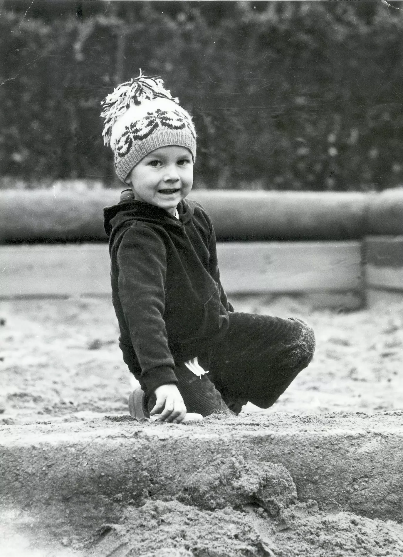 VOND OPPVEKST: En liten sjarmør som veldig gjerne ville bli sett. Han begynte med teater som barn, radio som ungdom og show som voksen. Foto: Privat