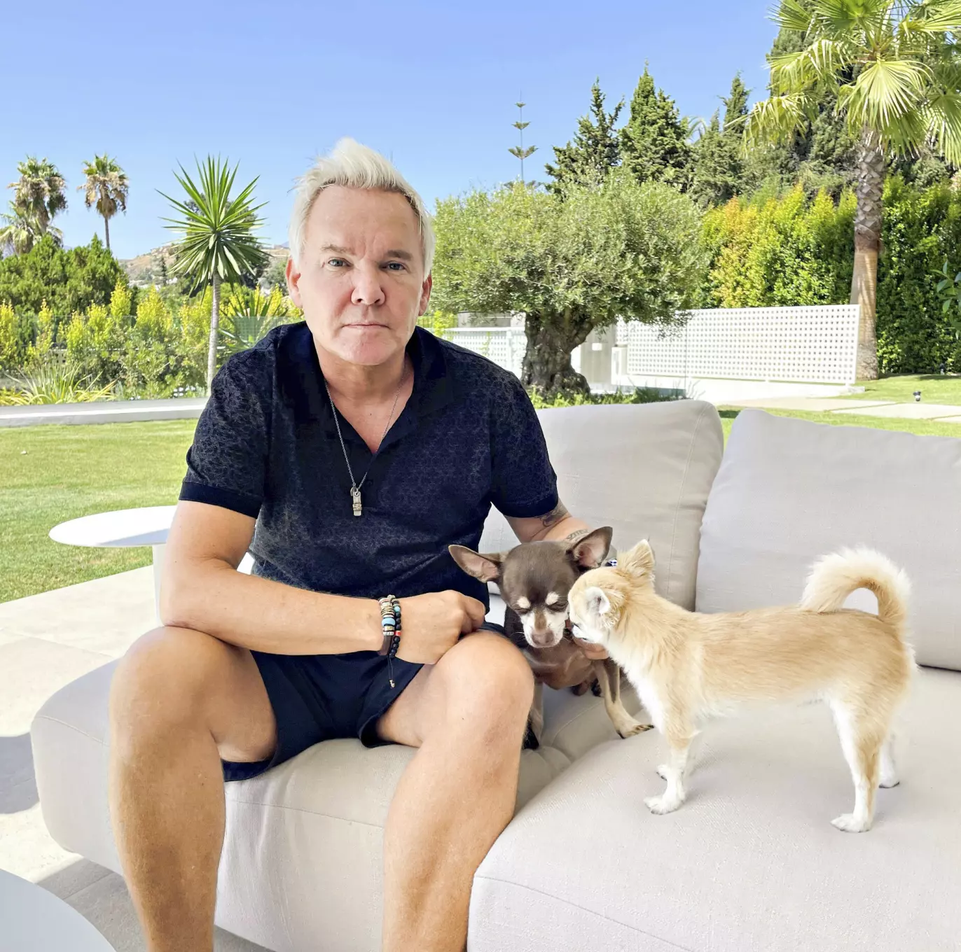 ET SPESIELT ÅR: Det siste året har vært preget av galskap og humor, men også hardt alvor når Kristian har dypdykket i fortiden sin. Foto: MEGA