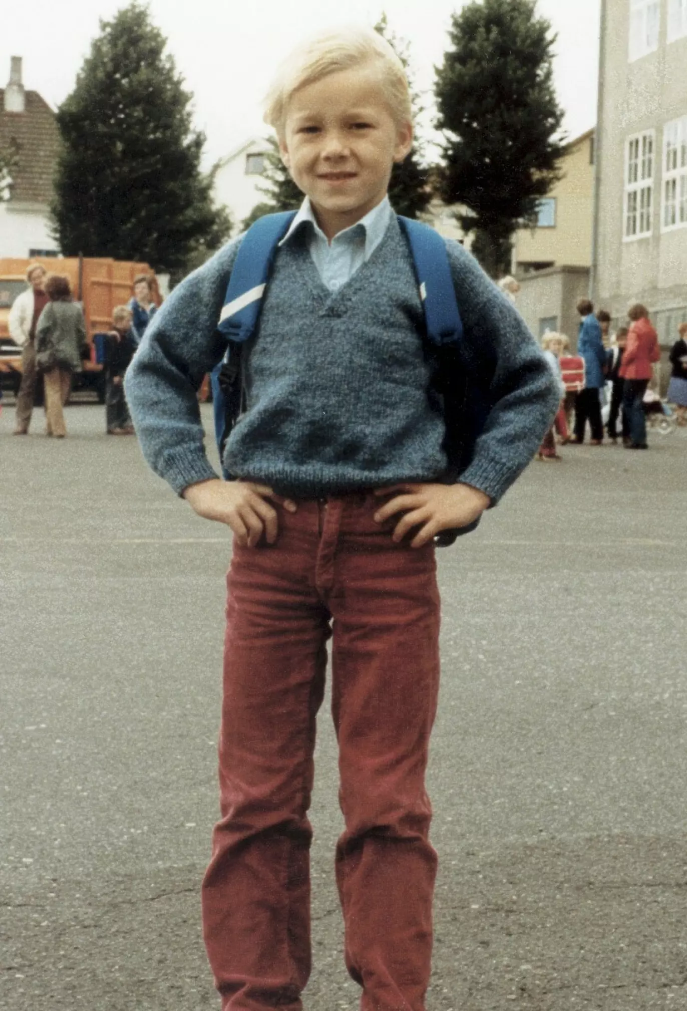 LITEN BLE STOR: Kristian Valen i unge år. Lite visste han hvor langt ut i verden karrieren skulle bringe ham! Foto: Privat