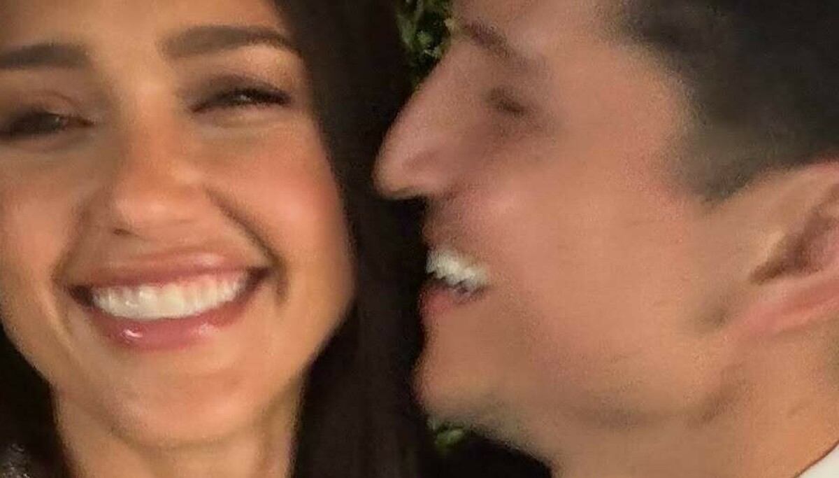 Jessica Alba og Danny Ramirez setter fyr på romanseryktene med bilder på Instagram