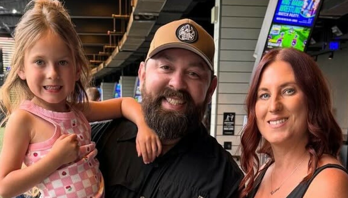 Kona bryter tausheten etter sjokkdødsfall