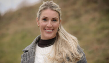 Cornelia Undheim forteller at hun har begynt å date noen