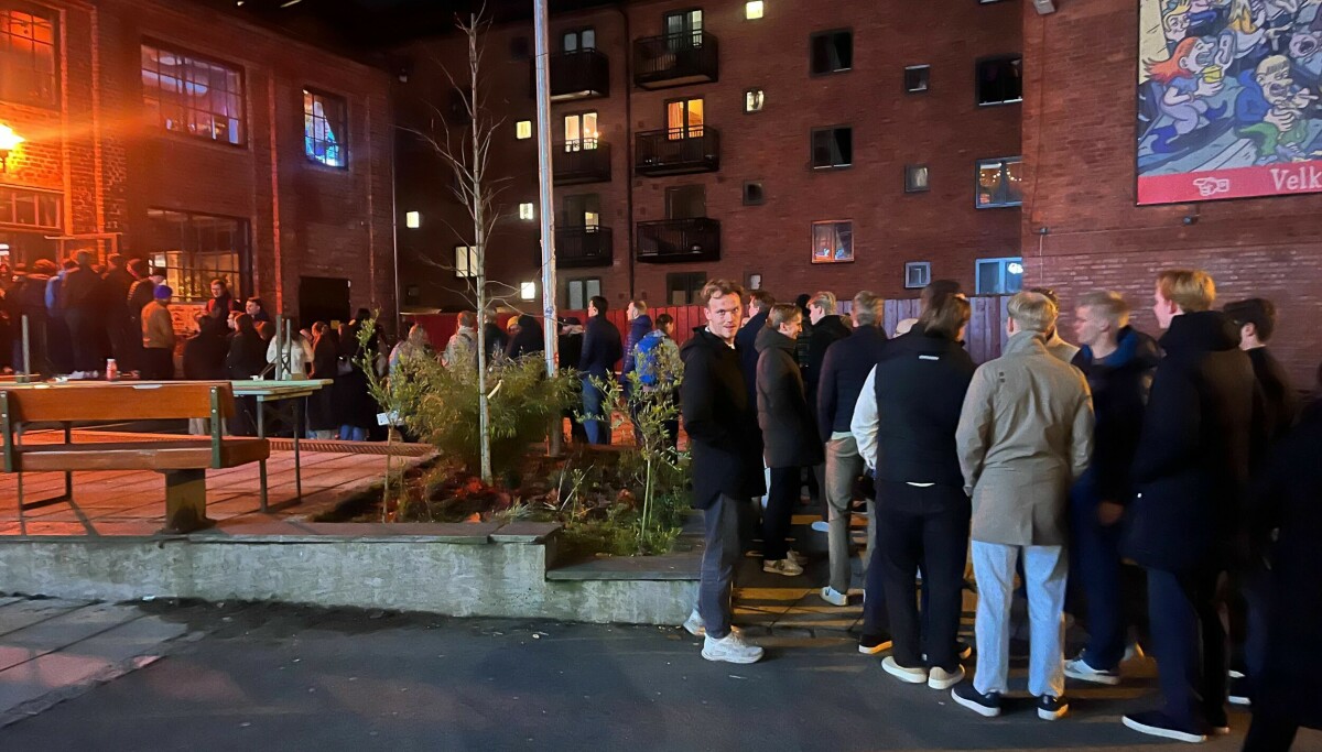 - Ble tatt litt på senga