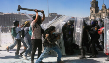 Titusener stormet gatene: 100 politifolk skadet